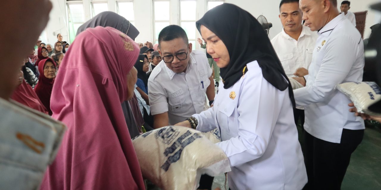Walikota Bandar Lampung Salurkan Bansos