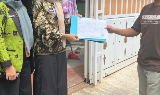 Pemerintah Kota Bandar Lampung Melalui Dinas Kependudukan dan Catatan Sipil (DisdukCapil) Melakukan Pelayanan Door to Door Untuk Memperbaiki Dokumen Kependudukan