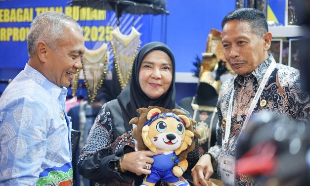 WALIKOTA BANDAR LAMPUNG MENGHADIRI MUNAS VII APEKSI 2025 DI KOTA SURABAYA