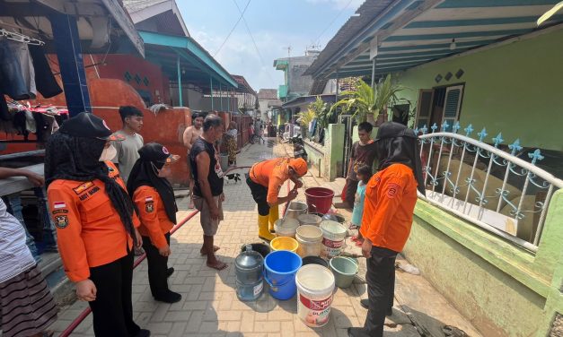 Pemkot Salurkan Bantuan Air Bersih di Panjang Utara