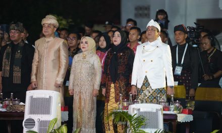 KARNAVAL BUDAYA MUNAS VII APEKSI DI SURABAYA MENGASUNG TEMA LIGHT CULTURE PARADISE