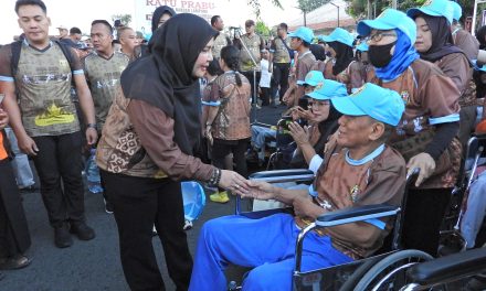 DALAM RANGKA HUT KOTA BANDAR LAMPUNG PEMKOT BANDAR LAMPUNG GELAR JALAN SEHAT DAN SENAM DISABILITAS