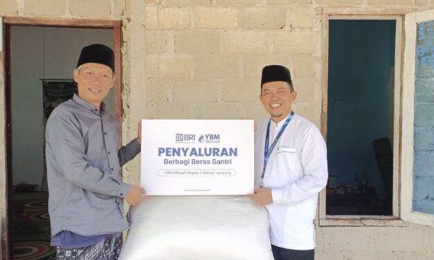 YBM BRILiaN Region 5 Bandar Lampung kembali menyalurkan bantuan melalui Program Berbagi Beras Santri